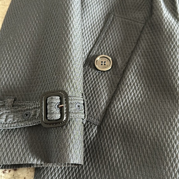 Burberry trench coat - Picture 8 of 16